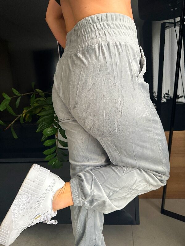 Welurowe elastyczne spodnie z gumką w pasie N665 szary