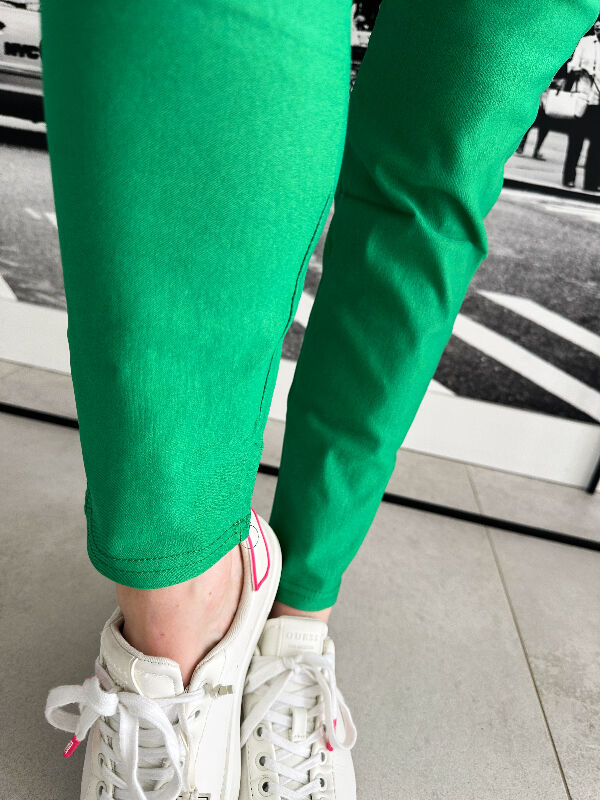 Spodnie Joggery z gumką w pasie N643 zielony