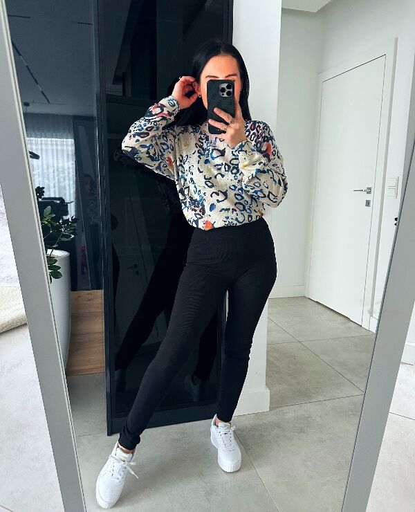 Czarne prążkowane legginsy Basic N651