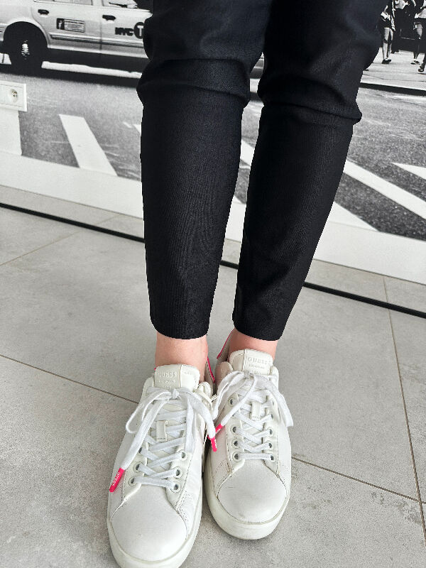 Spodnie Joggery z gumką w pasie N582 czarny