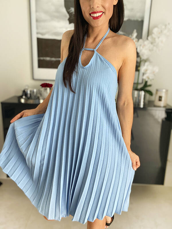 Plisowana sukienka na szyję WF150 błękitna