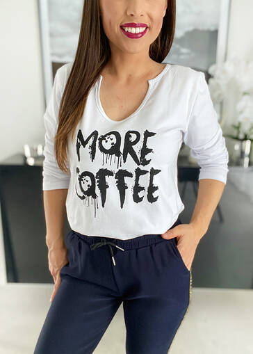 Bluzka z napisem More Coffee M667 biała
