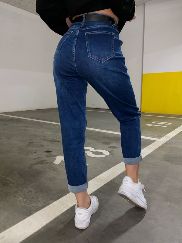 Granatowe spodnie jeansowe z paskiem N339