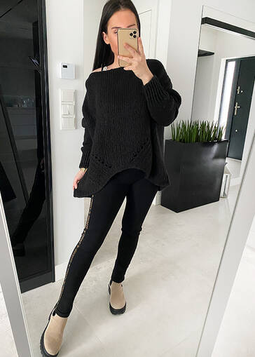 Oversizowy sweter Abra z ażurowymi wstawkami WE423 czarny