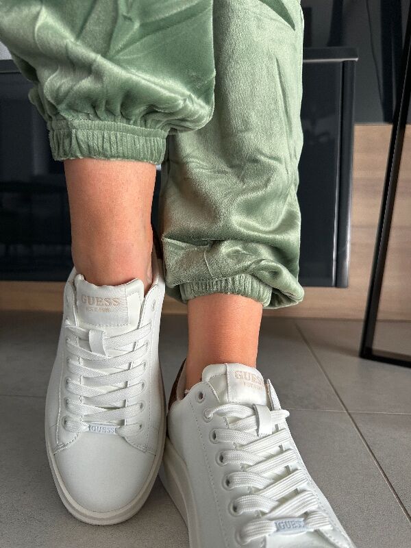 Welurowe elastyczne spodnie z gumką w pasie N669 jasny zielony