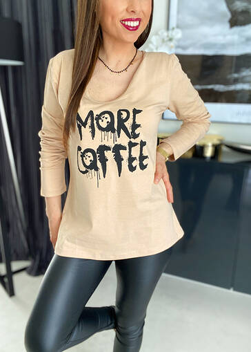 Bluzka z napisem More Coffee M621 beżowa