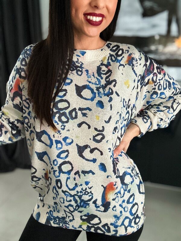 Miękki sweter w panterkę N650 niebieski